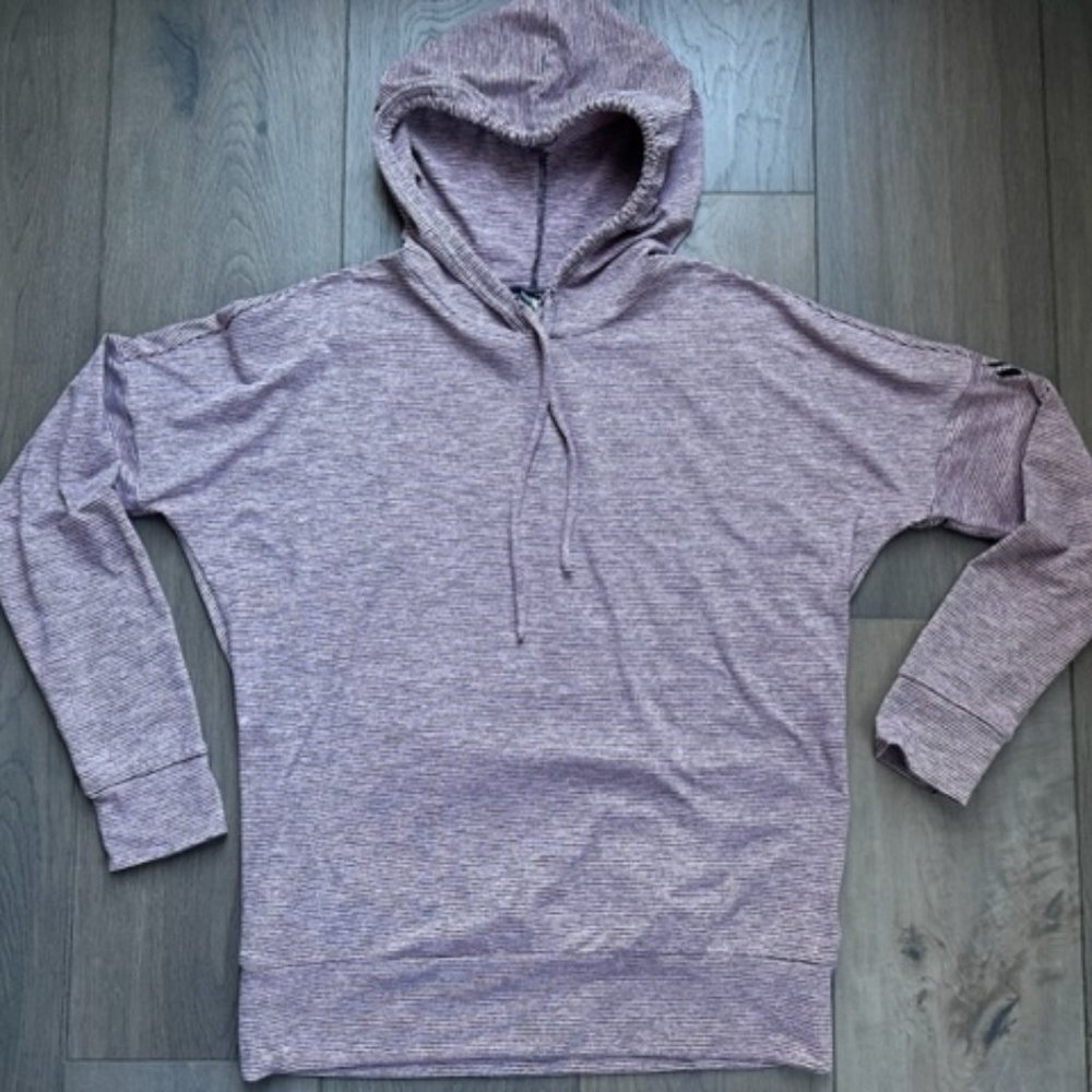 SKECHERS WOMEN'S LONG SLEEVED HOODED PULLOVER SHIRT